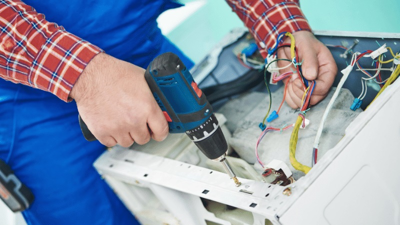 Menderes Hitachi servisi orijinal yedek parça kullanımı